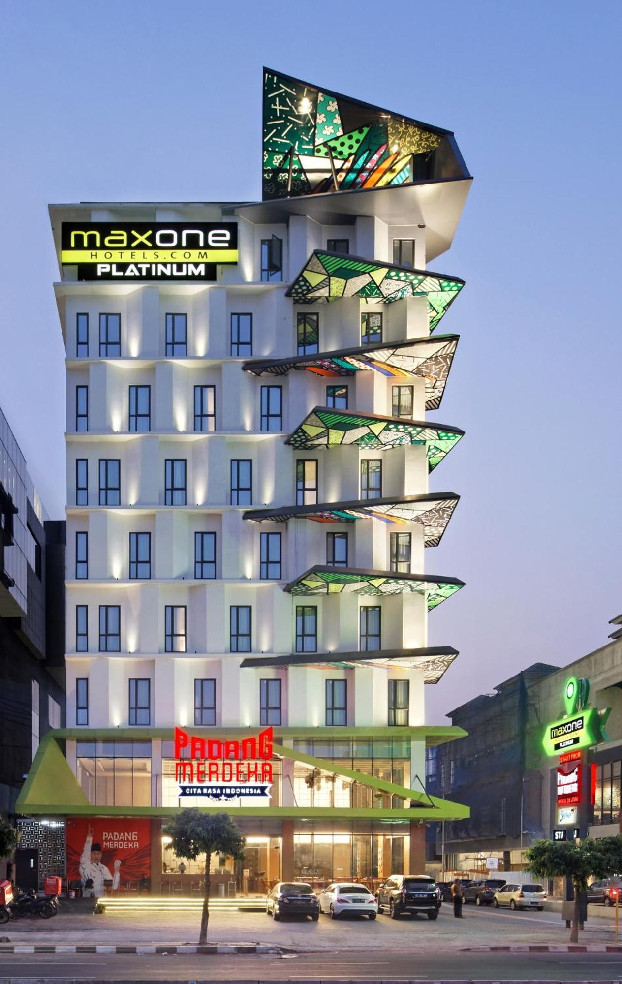 Отель Maxone Platinum Hayam Wuruk Джакарта Экстерьер фото